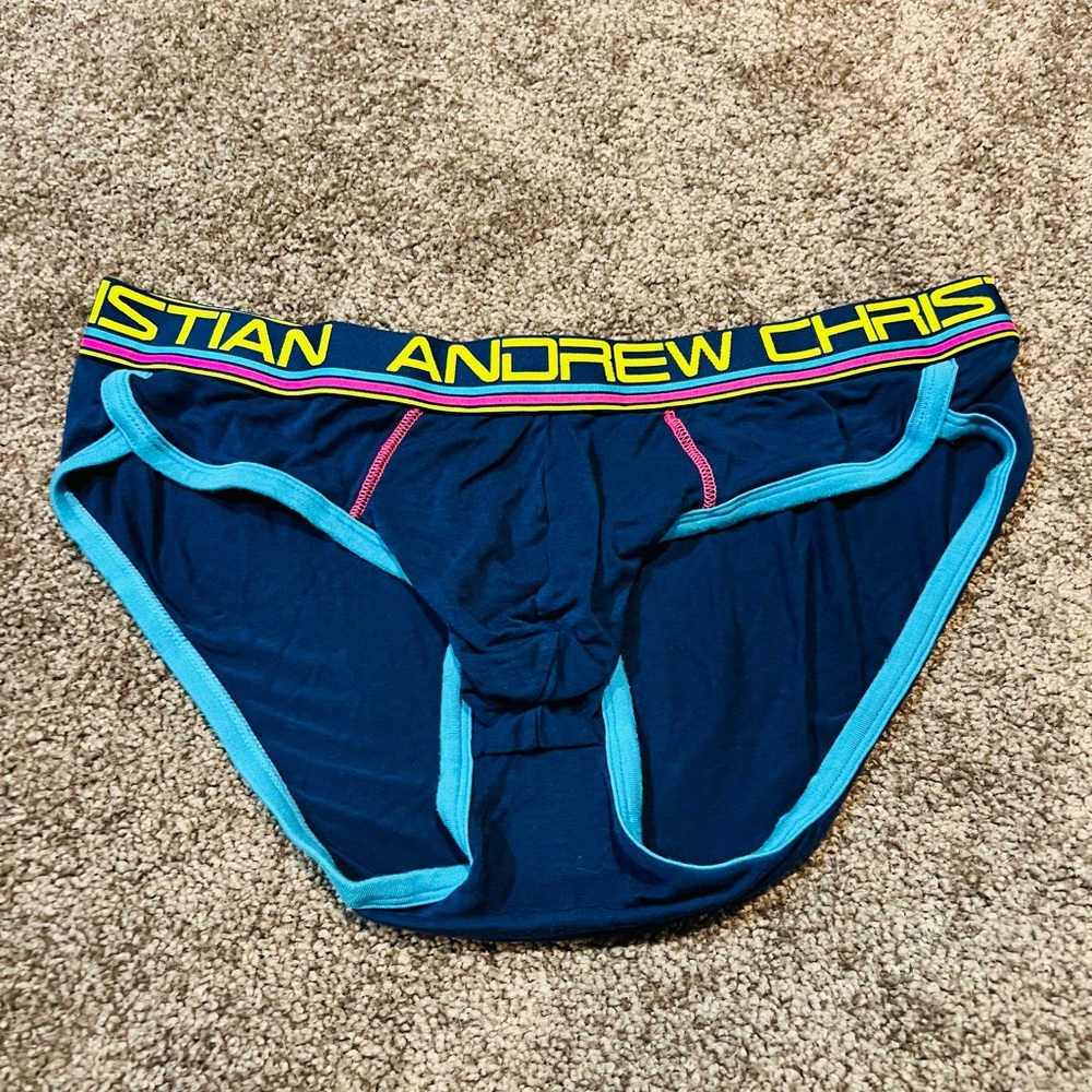 Men’s Pouch Briefs. Size Large